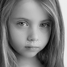 by Milou Krietemeijer-Dirks - Babies & Children Child Portraits