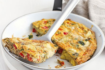 Artichoke & roasted red pepper soufflé omelette
