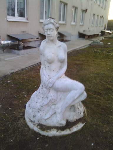 Девушка Статуя