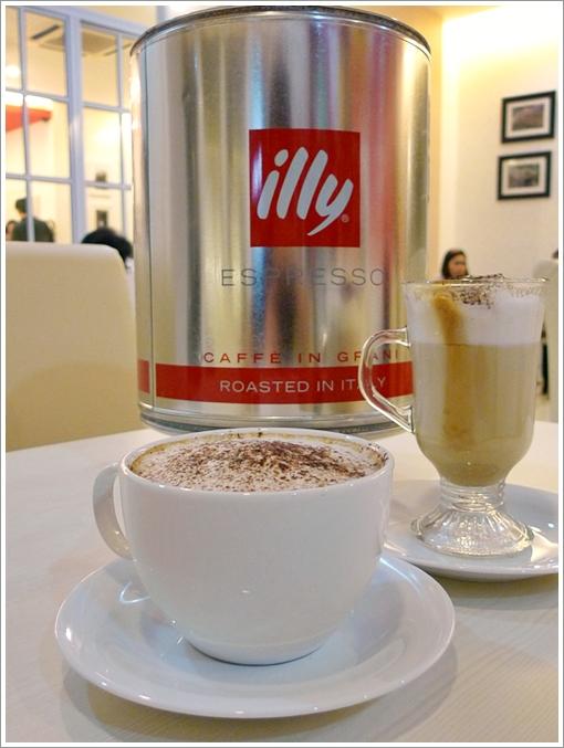 Illy Coffee Strawberry Moment Dessert Cafe Malaysia Food Restaurant Reviews
