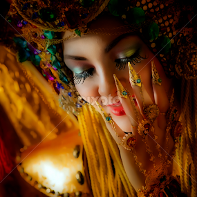 Queen by Jeffry Elferialdy - People Portraits of Women