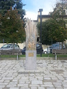 Colonnata - Monumento Alla Memoria di Tutti I Bambini Vittime delle Guerre