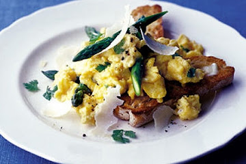 Soft herb scrambled egg with asparagus