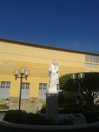 Estátua De María Auxiliadora