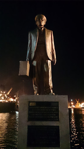 Estatua Al Inmigrante Español