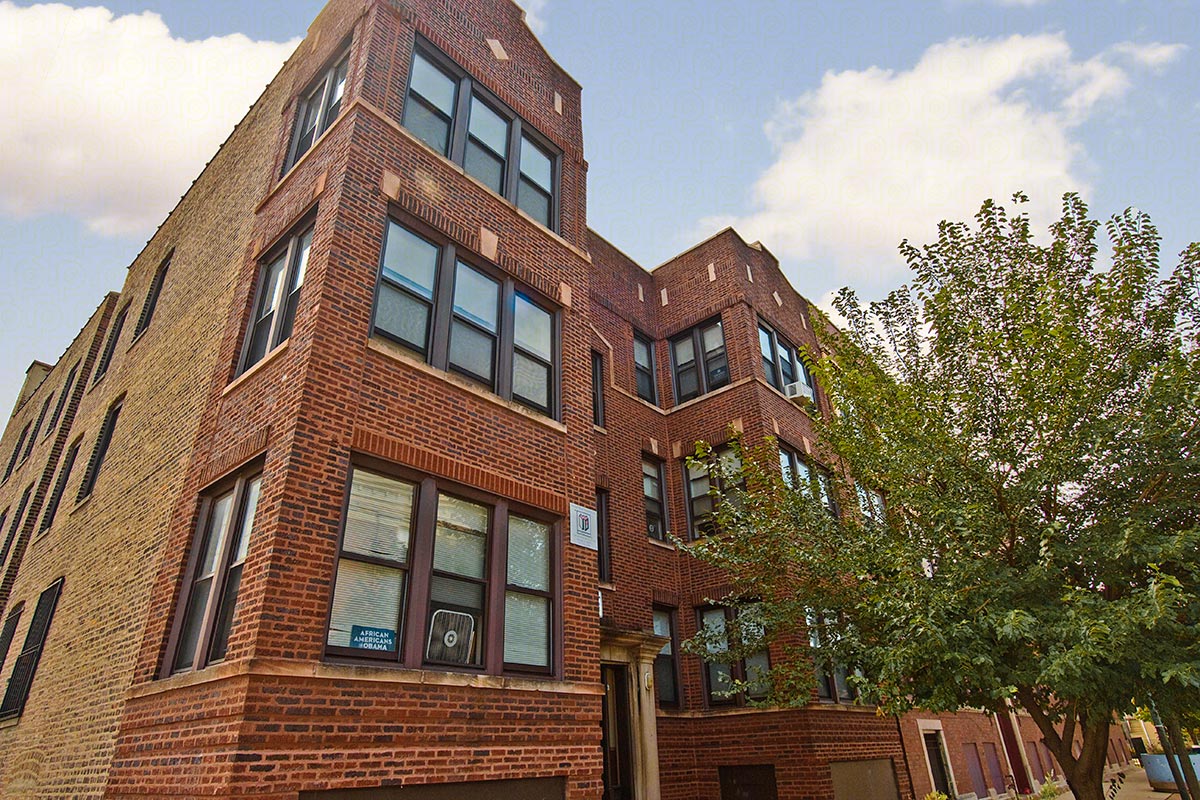 957 E 62nd Street in Chicago, Illinois Wolcott Apartments