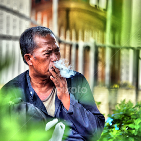 udud sek by Detector Guard - People Portraits of Men