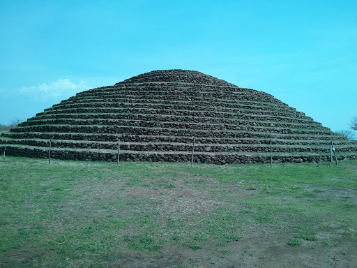 Pirámide central