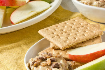 5-Minute Recipe: Candy Crunch Dip