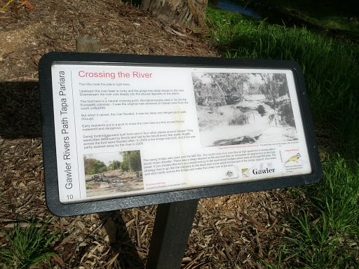 Gawler Rivers Trail: Crossing the River