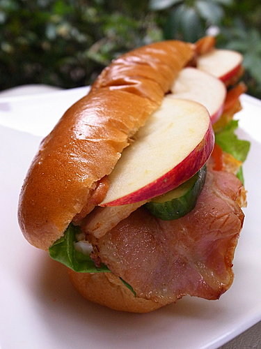 好吃的麵包是夾堡的美味關鍵--值得起大早來吃的天和早餐