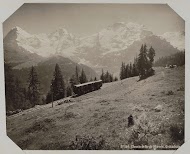 Treinstel op het spoor tussen Grutschalp en Mürren