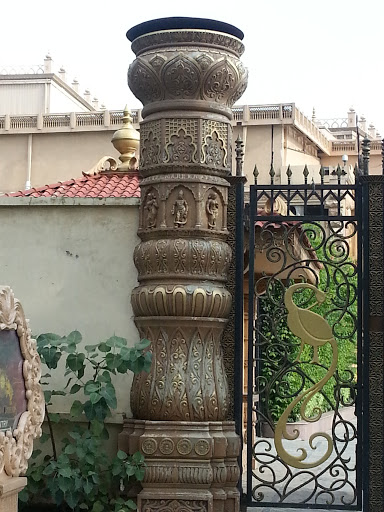 Decorative Pillar at Kingdom of Dreams