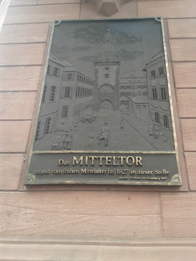 Mitteltor-Schild
