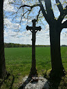 Kreuz Zwischen Bäumen