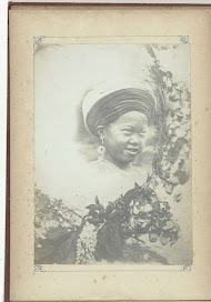 Portret van een Vietnamese vrouw met tulband