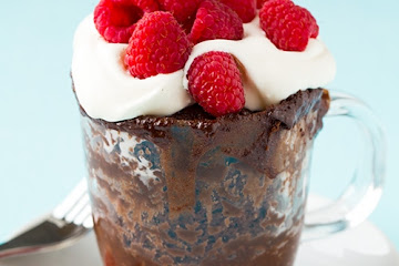 Nutella Mug Cake {5 Minute Dessert}