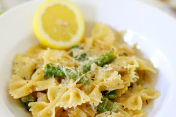 Bowtie Pasta with Asparagus 