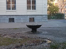 Brunnen im Schulhof