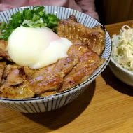 滿燒肉丼食堂