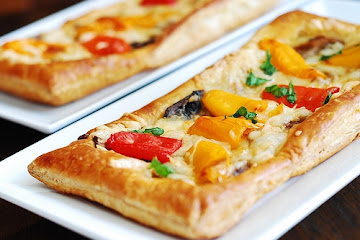Puff Pastry Pizza with Mushrooms and Bell Peppers