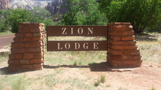 Zion Lodge