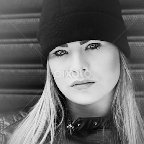 Margaret by Iwona Kwiatkowska - People Portraits of Women