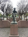 Arnoldi Statue