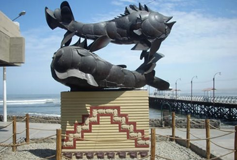 Monumento Muelle Huanchaco