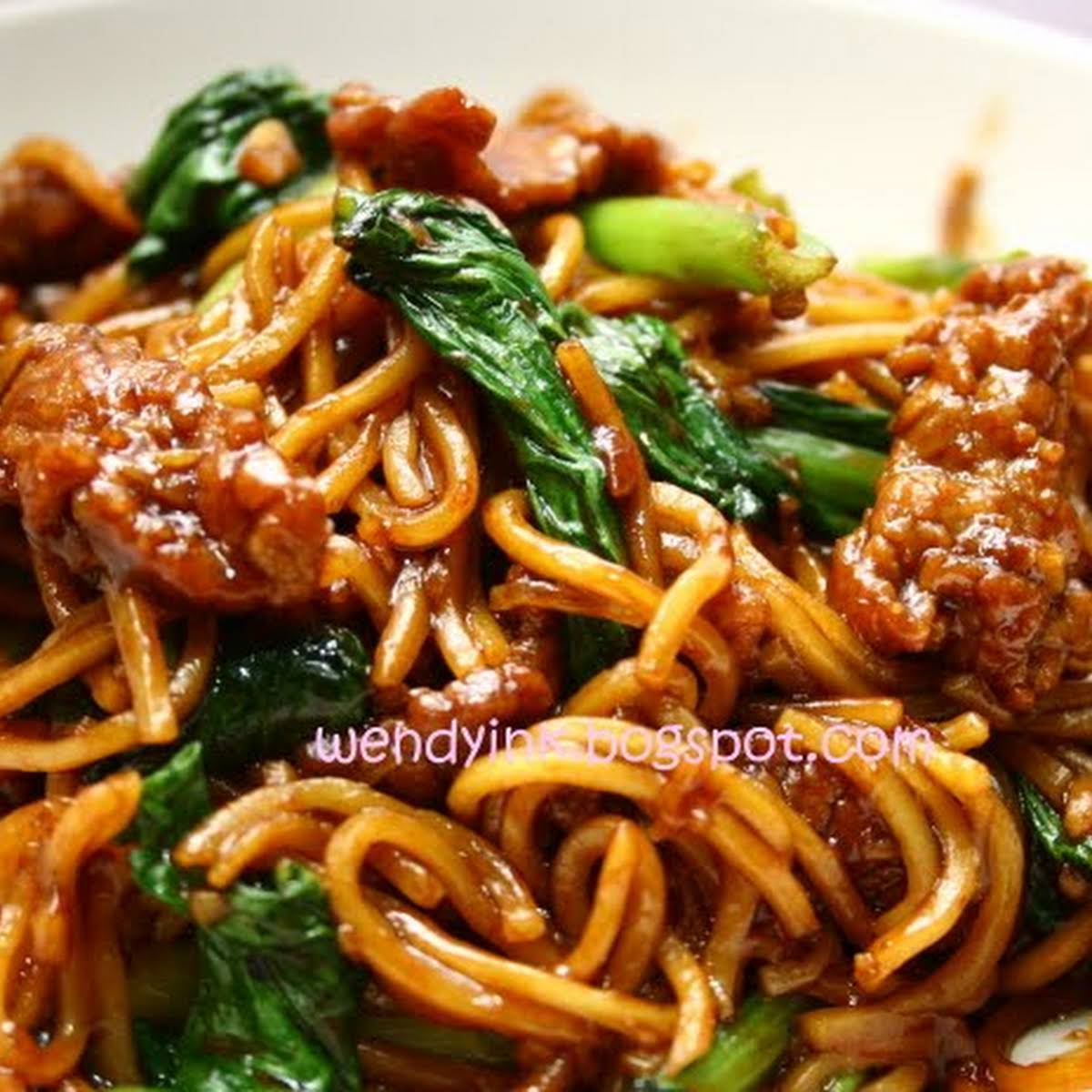 Fried Beef Noodles 炒牛肉面