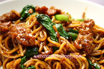 Fried Beef Noodles 炒牛肉面