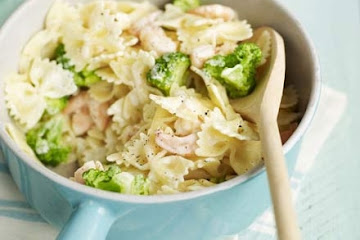 Lemony prawn pasta