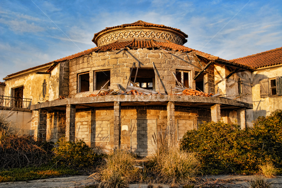 Miramar Hotel by Antonio Amen - Buildings & Architecture Decaying & Abandoned