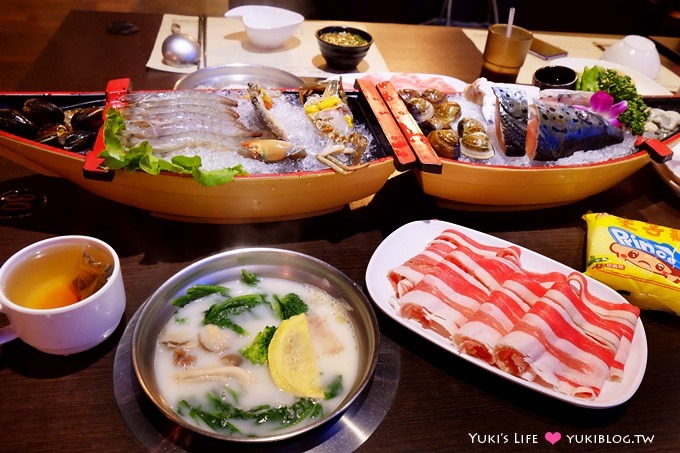 新莊美食【鮮匯頂級鍋物】海鮮不哩啊青的肉品吃到飽火鍋~推薦牛奶鍋 @新莊捷運站