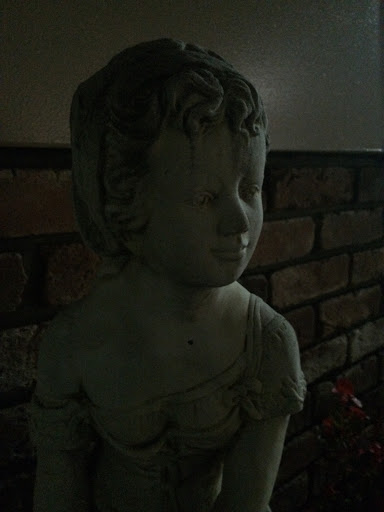 Portal - 女性の像