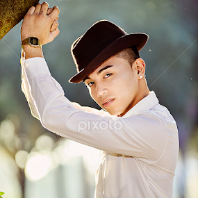 the bachelor by Jayson Bisa - People Portraits of Men