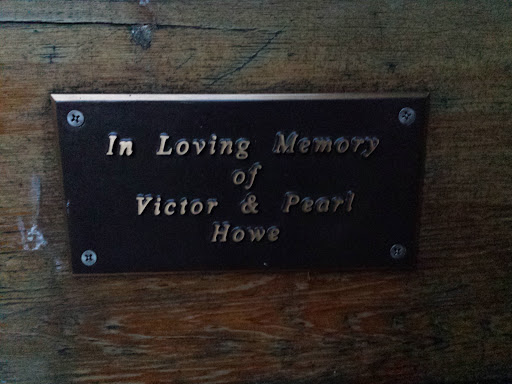 Memorial Bench: Victor & Pearl Howe