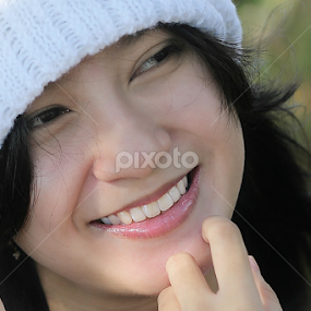 Adinda smile.. by Irvan Blue-Ray - People Portraits of Women