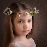 Flower girl by Milou Krietemeijer-Dirks -  