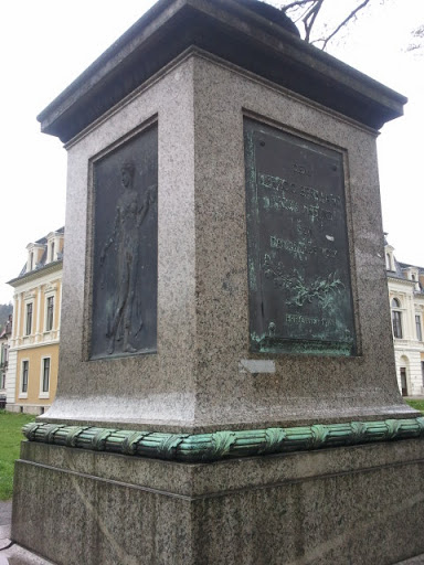 Denkmal für Herzog Bernhard II.