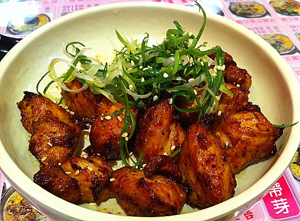 博多拉麵 ~ 熱呼呼的平價拉麵