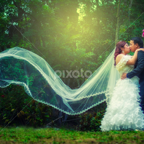L O V E by Tristan Joseph Escarlan - People Couples