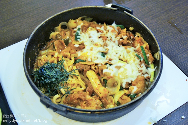 高雄鳥松。金閣鍋物，壽喜燒、韓國燒肉鍋，就是愛吃鍋