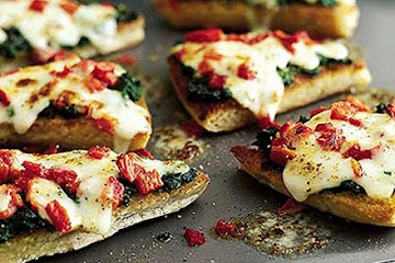 Red pepper, mozzarella & spinach melts