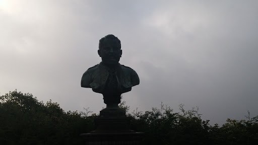 Karl Harre Statue