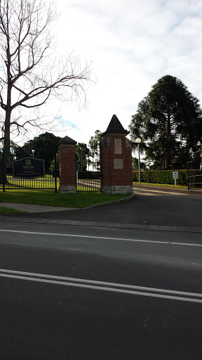 Glennifer Brae Manor Entrance 