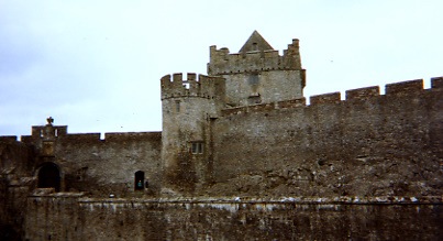 [19970401-002-Caher Castle.bmp[2].jpg]