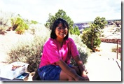 Jeune femme Navajo vendant des bijoux Canyon de Chelly