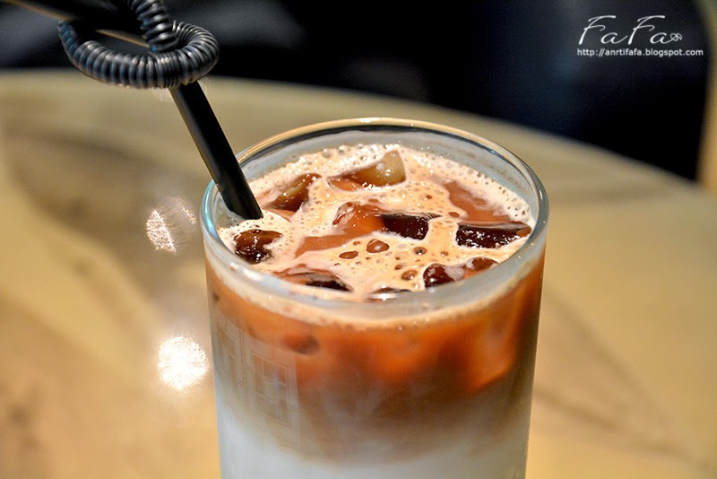 The One Café  中山概念店。三層樓知性咖啡廳對望晶華酒店