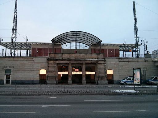 Aufgang Kleines Hauptbahnhofgebäude